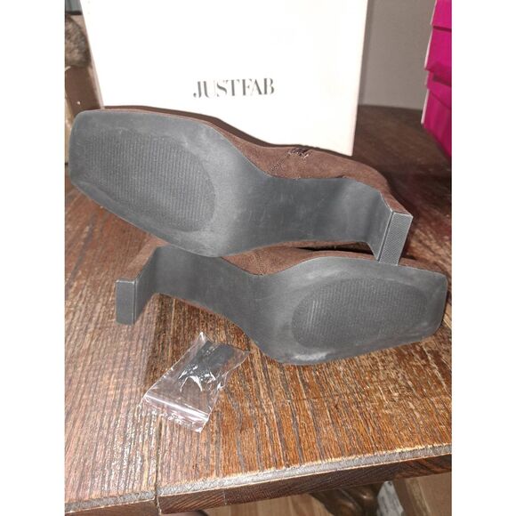 New 11E Extra Wide JustFab Brown Lillianna Booties Boots Faux Suede - Picture 8 of 8